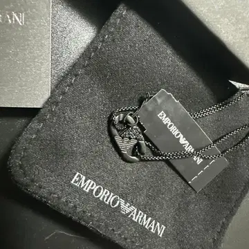 EMPORIO ARMANI 블랙 목걸이