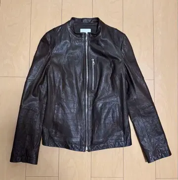 다크 브라운 가죽 자켓