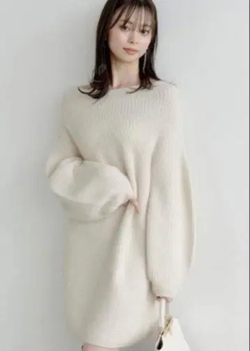 24 모델 snidel 라쿤 미니 니트 원피스 오프숄더