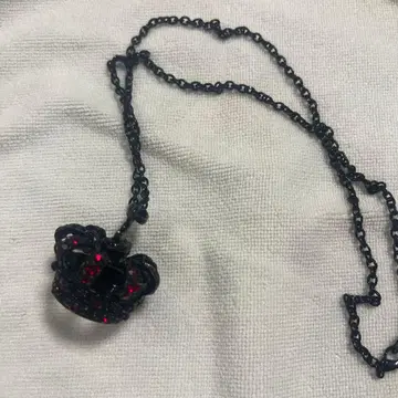 수요일의 앨리스 왕관 목걸이