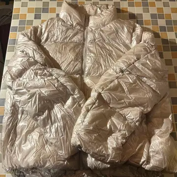 울트라 라이트 다운 자켓 펄 화이트