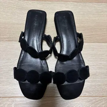 TSURU by MARIKO OIKAWA 블랙 플랫 샌들