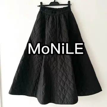 모니레 퀼팅 롱 플레어 스커트 블랙