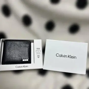 캘빈 클라인 블랙 접이식 지갑