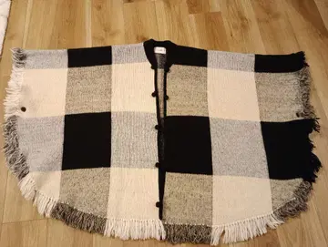 CLANE 체크 무늬 니트 케이프