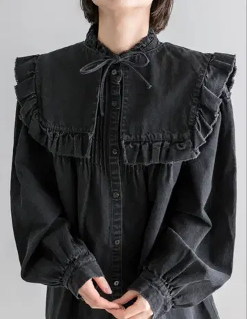 Mystic 부착형 카라 데님 블라우스