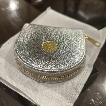 황궁 국화 문양 실버 원형 코인 케이스