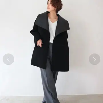 가죽 보아 리버서블 미디 코트