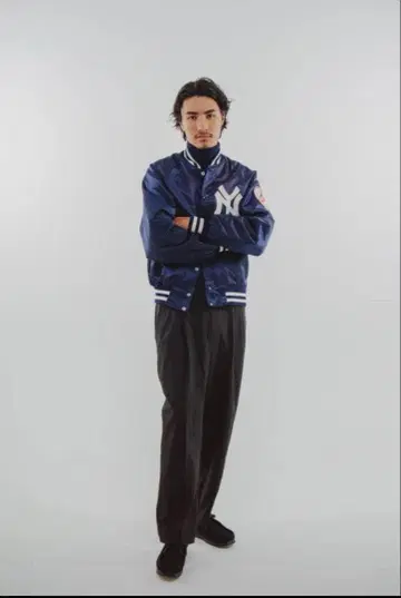 새상품급 19SO 이지 와이드 스트라이프 슬랙스 블랙 사이즈 L