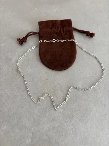 실버 체인 목걸이