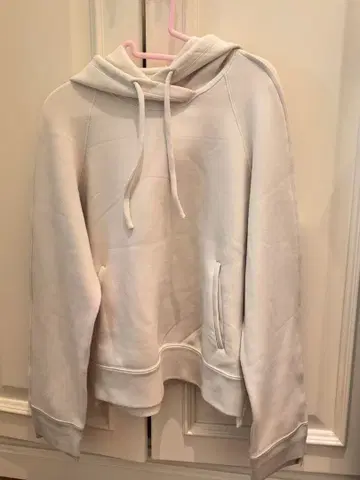 화이트 후드 맨투맨 후드 부착