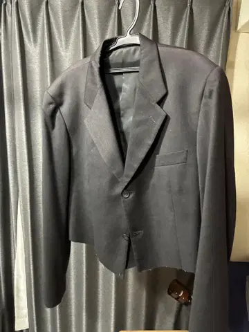 블랙 테일러드 자켓 숏 기장