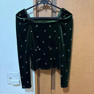 LILY BROWN 자수 플라워 상의