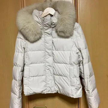 And Couture 아이보리 퍼 포함 다운 자켓 38