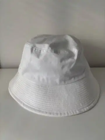 MACK BARRY 화이트 버킷 햇