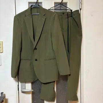 남성용 셋업 카키색