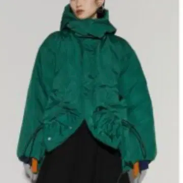 컨디션 최상 UN3D. 개더 미들 다운 자켓 그린 / 36