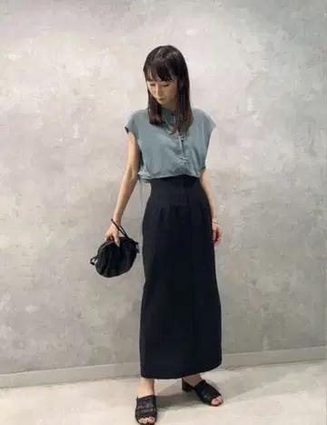 PUBLIC TOKYO 타이트 스커트