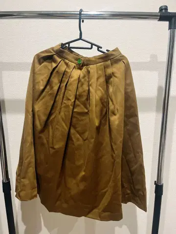 맥레거 브라운 플리츠 플레어 스커트