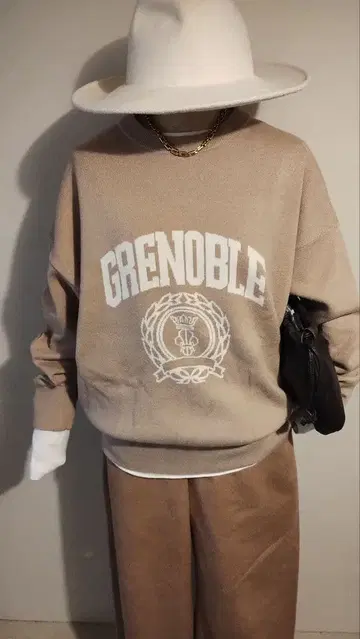 C6829 베이지 원톤 코디