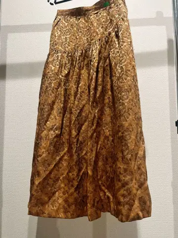 브라운 꽃무늬 플레어 롱 스커트