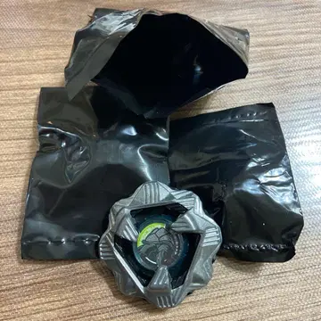 베이블레이드 X 랜덤 부스터 Vol. 4 블랙 쉘 4-60D 레어