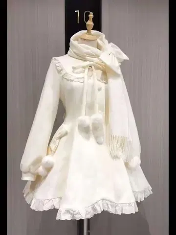 화이트 프릴 판초 코트