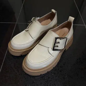 [컨디션 최상] 올 블랙 화이트 버클 통굽 로퍼 37