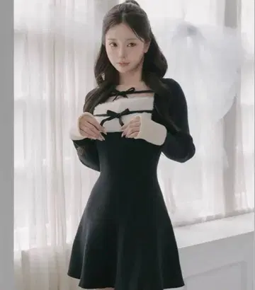 Darich 리본 퍼 플레어 니트 미니 원피스