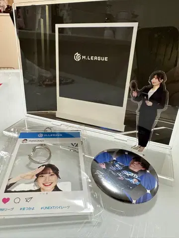 M.LEAGUE 아크릴 스탠드 & 캔 배지 세트