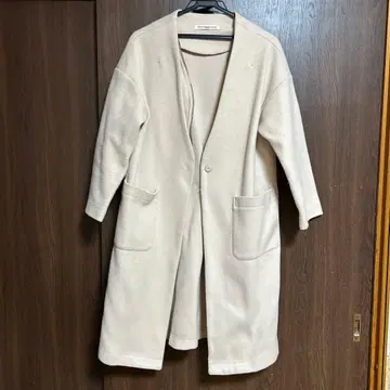 베이지 롱 코트