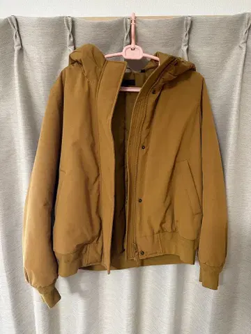 카키 후드 부착 다운