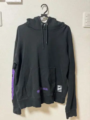 블랙 L 사이즈 후드티 보라색 로고