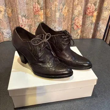 FACTOTUM FEMME 가죽 윙팁 부티 다크 브라운 23.5