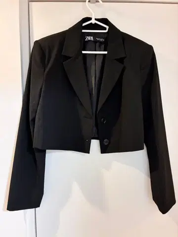 ZARA 크롭 기장 테일러드 자켓 블랙