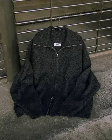 SINSS 그레이 집업 하이넥 니트