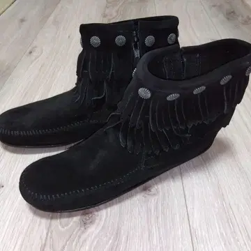 미네통카 모카신 프린지 숏부츠 8 새상품 가격 인하