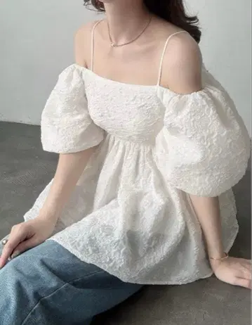 Meiru 자수 장식 화이트 퍼프 슬리브 상의