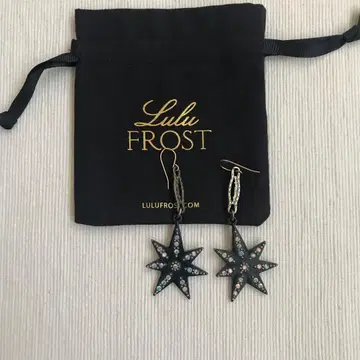 룰루 로스트 별 모양 크리스탈 귀걸이