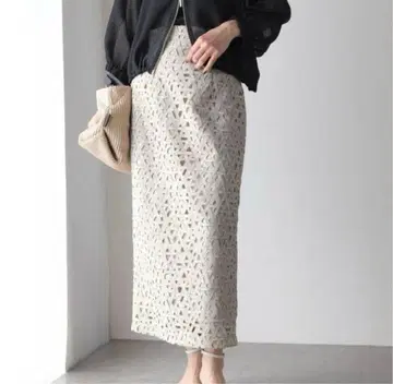 LaTotalite 레이스 타이트 스커트 베이지