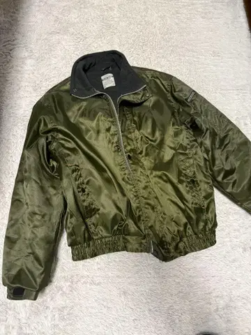 올리브 그린 MA-1 자켓