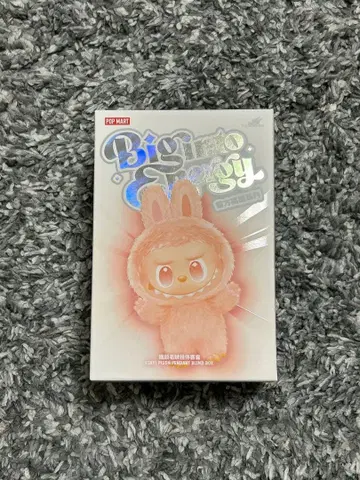 POP MART Big into Energy 토끼 피규어