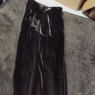 조르지오 아르마니 벨벳 슬랙스 사이즈 36