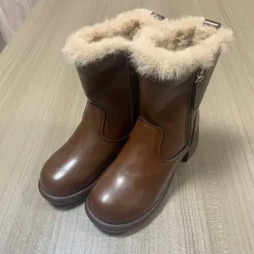 브라운 퍼 숏부츠