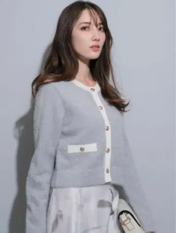 아푸와이저 리셰 키라후와 금장 버튼 가디건 스카이블루