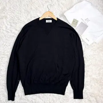 2023년 모델 존스메들리 zucca 블랙 니트 XL