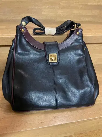 가죽 블랙 숄더백