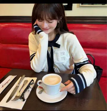 bibiy club tie Bibiy. 리본 포함 가디건 화이트