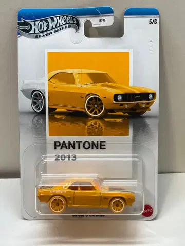 핫휠 69 COPO Camaro pantone