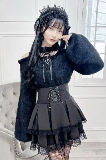 mars 어깨 트임 샤기 니트탑